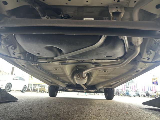 アルト F【福岡県仕入/禁煙】【純正CDオーデイオ/AUX】 【R5年製造ダンロップオールシーズンタイヤ】【横滑り防止装置】【ヘッドライトレベライザー】【UVカットガラス】【盗難防止装置】(35枚目)