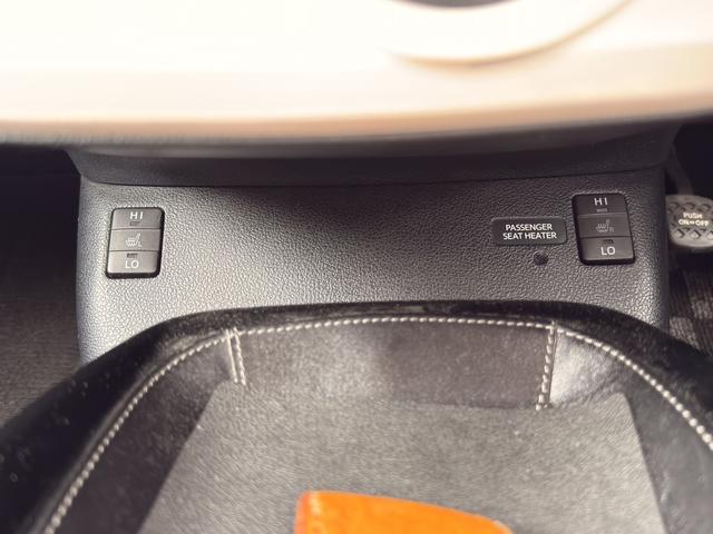 プリウス Ａツーリングセレクション　【モデリスタフルエアロ】【４ＷＤ車】【禁煙車】【ワンオーナー】アドバン１７インチアルミホイール＆ブリヂストンタイヤ（レグノ）　１７インチスタッドレス純正アルミホイール付き　デジタルインナーミラー（33枚目）
