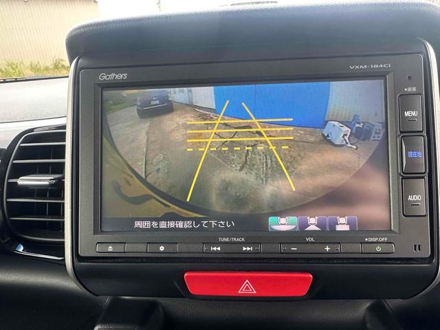 バックカメラ装備。駐車が苦手な方には欠かせません。