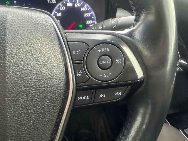 クラウンハイブリッド Ｓ　Ｃパッケージ　Ｆｏｕｒ　４ＷＤ　メーカーナビ　ＴＶ　パワーシート　ステア＆シートヒーター　クリアランスソナー　ＬＴＡ　レーダークルーズ　トヨタセーフティセンス　バックカメラ　アルミホイール　オートハイビーム　ＬＥＤヘッド（4枚目）