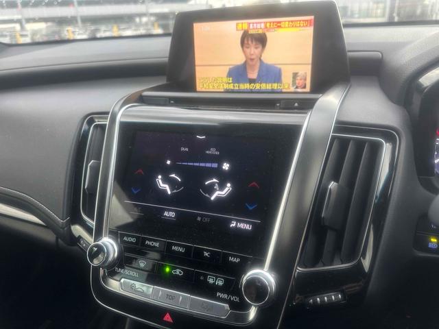 クラウンハイブリッド Ｓ　Ｃパッケージ　Ｆｏｕｒ　４ＷＤ　メーカーナビ　ＴＶ　パワーシート　ステア＆シートヒーター　クリアランスソナー　ＬＴＡ　レーダークルーズ　トヨタセーフティセンス　バックカメラ　アルミホイール　オートハイビーム　ＬＥＤヘッド（7枚目）