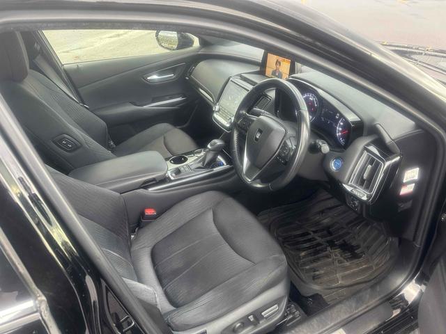 クラウンハイブリッド Ｓ　Ｃパッケージ　Ｆｏｕｒ　４ＷＤ　メーカーナビ　ＴＶ　パワーシート　ステア＆シートヒーター　クリアランスソナー　ＬＴＡ　レーダークルーズ　トヨタセーフティセンス　バックカメラ　アルミホイール　オートハイビーム　ＬＥＤヘッド（23枚目）