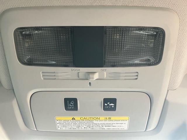 フォレスター ２．０ＸＴ　アイサイト　カロッツェリア地デジＳＤナビ　ＳＴｉスポイラー　ＴＥＩＮ車高調　バックカメラ　ＡＣＣ　パワーシート　シートヒーター　ハーフ合皮シート　パドルシフト　ステアリングスイッチ　ＥＴＣ　ルーフレール　ＨＩＤ（18枚目）