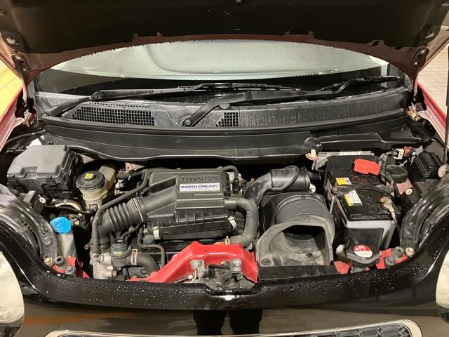 Ｎ－ＯＮＥ プレミアム　ツアラー・Ｌパッケージ　４ＷＤ　赤×黒ツートン　純正地デジナビ　バックカメラ　クルーズコントロール　パドルシフト　ステアリングリモコン　スマートキー　ＨＩＤヘッドライト　前後ドラレコ　ＥＴＣ　レザー調シートカバー（26枚目）