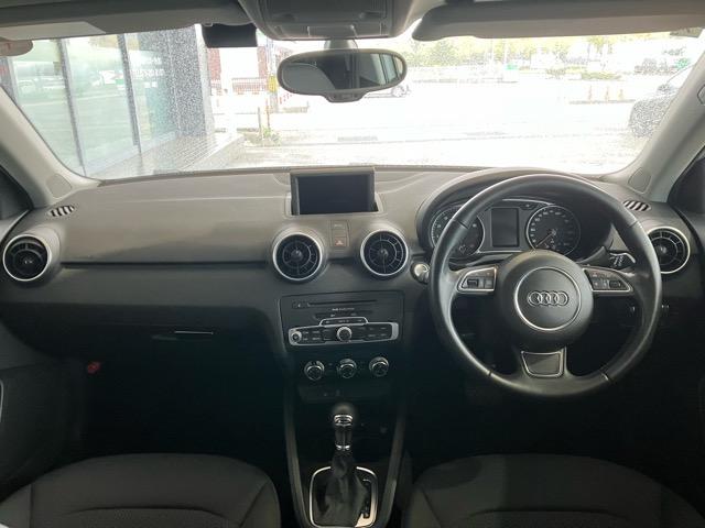 Ａ１スポーツバック １．４ＴＦＳＩ　ツートーン　ＭＭＩ地デジナビ　Ｂｌｕｅｔｏｏｔｈ接続　グレイシアホワイトメタリック／デイトナグレーパールツートーン　ターボ　ＥＴＣ　スマートキー　オートライト　ＣＤ／ＤＶＤ再生（7枚目）