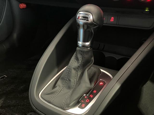 Ａ１スポーツバック １．４ＴＦＳＩ　ツートーン　ＭＭＩ地デジナビ　Ｂｌｕｅｔｏｏｔｈ接続　グレイシアホワイトメタリック／デイトナグレーパールツートーン　ターボ　ＥＴＣ　スマートキー　オートライト　ＣＤ／ＤＶＤ再生（17枚目）