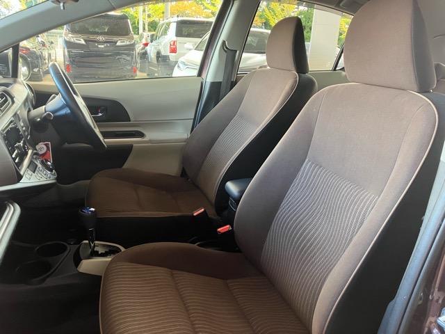 アクア Ｇ　純正ＵＳＢ対応オーディオ　Ｂｌｕｅｔｏｏｔｈ　ＥＴＣ　スマートキー　オートライト（7枚目）