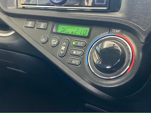 アクア Ｇ　純正ＵＳＢ対応オーディオ　Ｂｌｕｅｔｏｏｔｈ　ＥＴＣ　スマートキー　オートライト（12枚目）