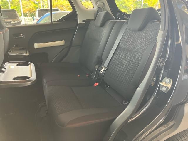 クロスビー ハイブリッドＭＺ　４ＷＤ　黒×白×赤３ツートン　純正ディスプレイオーディオ　レーダーブレーキ　レーンキープ　アダクティブクルーズ　コーナーセンサー　前席シートヒーター　パドルシフト　スマートキー　ＥＴＣ　ドラレコ（9枚目）