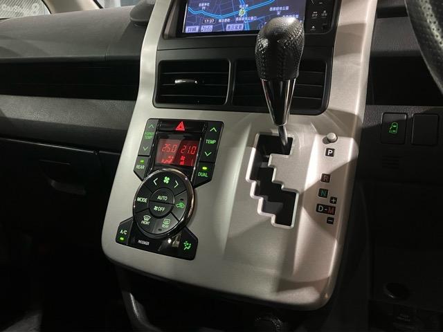 ノア Ｓｉ　４ＷＤ　純正地デジＳＤナビ　バックカメラ　パワースライドドア　ＥＴＣ　パドルシフト　ステアリングスイッチ　ＨＩＤ　スマートキー（18枚目）