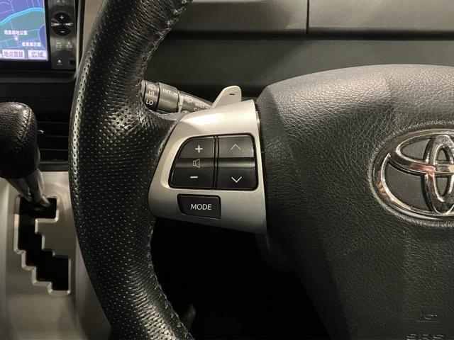 ノア Ｓｉ　４ＷＤ　純正地デジＳＤナビ　バックカメラ　パワースライドドア　ＥＴＣ　パドルシフト　ステアリングスイッチ　ＨＩＤ　スマートキー（19枚目）