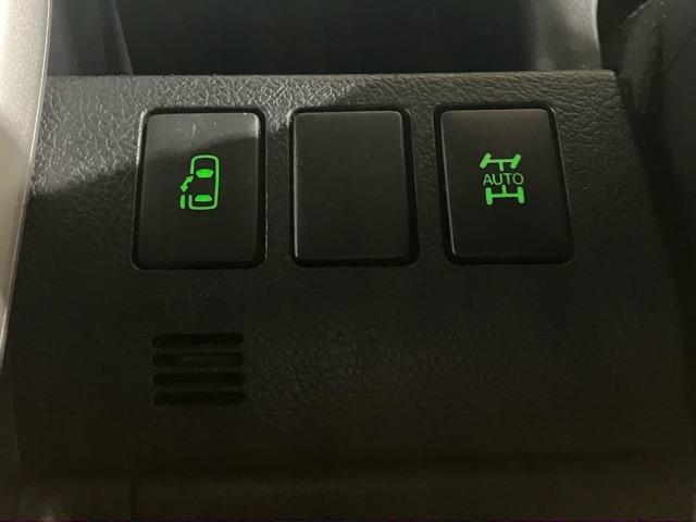 ノア Ｓｉ　４ＷＤ　純正地デジＳＤナビ　バックカメラ　パワースライドドア　ＥＴＣ　パドルシフト　ステアリングスイッチ　ＨＩＤ　スマートキー（21枚目）