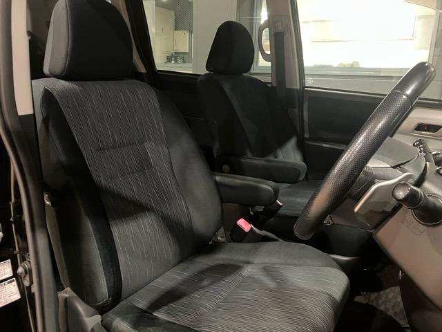 ノア Ｓｉ　４ＷＤ　純正地デジＳＤナビ　バックカメラ　パワースライドドア　ＥＴＣ　パドルシフト　ステアリングスイッチ　ＨＩＤ　スマートキー（23枚目）