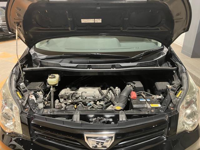 ノア Ｓｉ　４ＷＤ　純正地デジＳＤナビ　バックカメラ　パワースライドドア　ＥＴＣ　パドルシフト　ステアリングスイッチ　ＨＩＤ　スマートキー（28枚目）