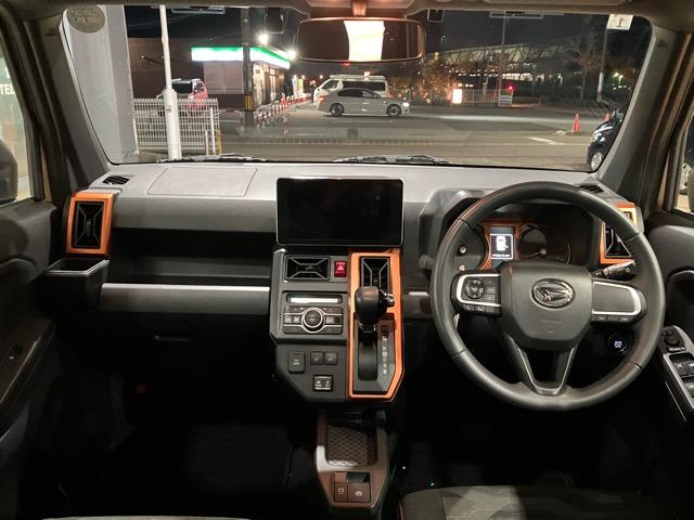 タフト Ｇ　車検整備付　純正９型地デジナビ　前後メッキガーニッシュ　ブラックパック　バックカメラ　スマートアシスト　スカイフィールトップ　シートヒーター　ＬＥＤヘッド　Ａストップ　スマートキー　ドラレコ　ＥＴＣ（7枚目）