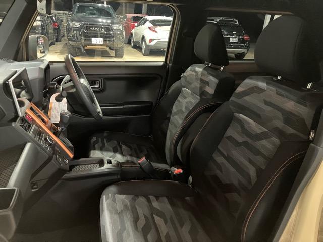 タフト Ｇ　車検整備付　純正９型地デジナビ　前後メッキガーニッシュ　ブラックパック　バックカメラ　スマートアシスト　スカイフィールトップ　シートヒーター　ＬＥＤヘッド　Ａストップ　スマートキー　ドラレコ　ＥＴＣ（8枚目）