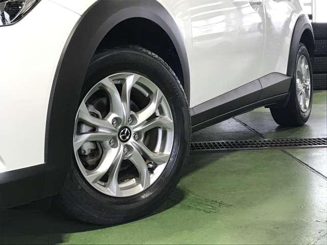 こちらはスタイリッシュな純正アルミホイールを装着しております☆