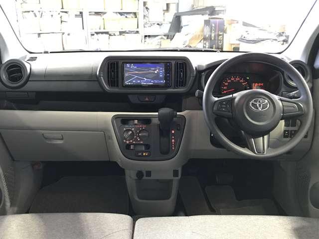 パッソ 1.0 X 盗難防止装置付 Bガイドモニター デュアルエアバッグ i-stop エアコン 盗難防止装置 ABS 横滑り防止機能 キーフリーシステム メモリナビ 衝突回避支援ブレーキ パワーウィンドウ スマートキー(3枚目)