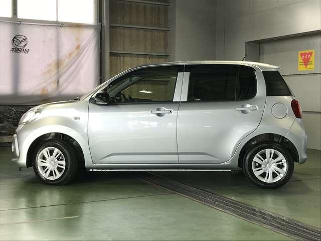 パッソ 1.0 X 盗難防止装置付 Bガイドモニター デュアルエアバッグ i-stop エアコン 盗難防止装置 ABS 横滑り防止機能 キーフリーシステム メモリナビ 衝突回避支援ブレーキ パワーウィンドウ スマートキー(5枚目)