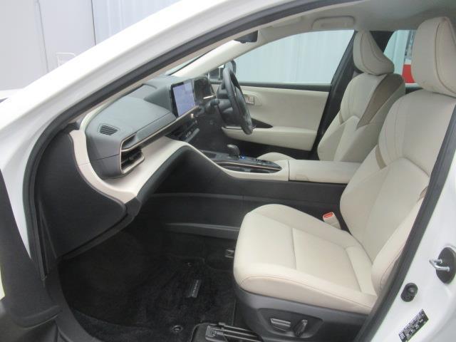 クラウンクロスオーバー Gアドバンスド・レザーパッケージ 革シート 4WD フルセグ ミュージックプレイヤー接続可 バックカメラ 衝突被害軽減システム ETC ドラレコ LEDヘッドランプ(10枚目)