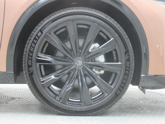 クラウンスポーツ Z 革シート 4WD フルセグ メモリーナビ ミュージックプレイヤー接続可 バックカメラ 衝突被害軽減システム ETC ドラレコ LEDヘッドランプ(30枚目)