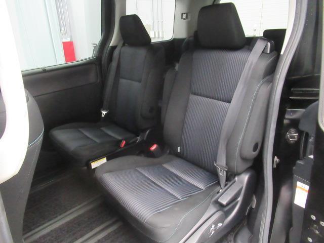 ヴォクシー ＺＳ　煌ＩＩ　フルセグ　メモリーナビ　ＤＶＤ再生　ミュージックプレイヤー接続可　後席モニター　バックカメラ　衝突被害軽減システム　ＥＴＣ　両側電動スライド　ＬＥＤヘッドランプ　乗車定員７人　ワンオーナー（11枚目）