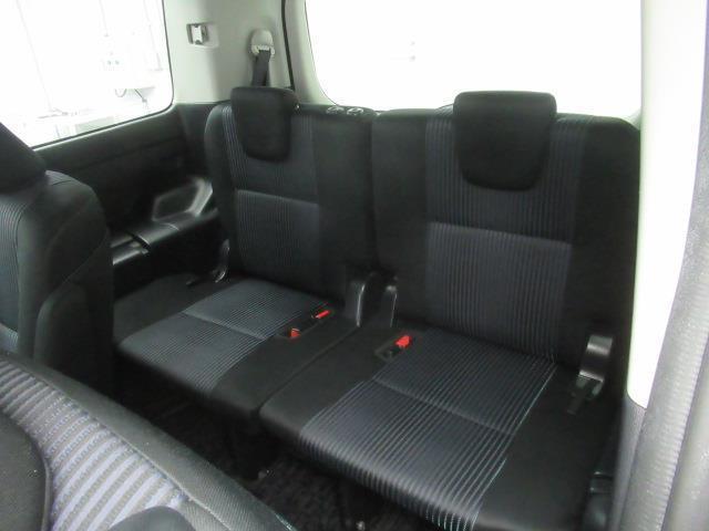 ヴォクシー ＺＳ　煌ＩＩ　フルセグ　メモリーナビ　ＤＶＤ再生　ミュージックプレイヤー接続可　後席モニター　バックカメラ　衝突被害軽減システム　ＥＴＣ　両側電動スライド　ＬＥＤヘッドランプ　乗車定員７人　ワンオーナー（12枚目）