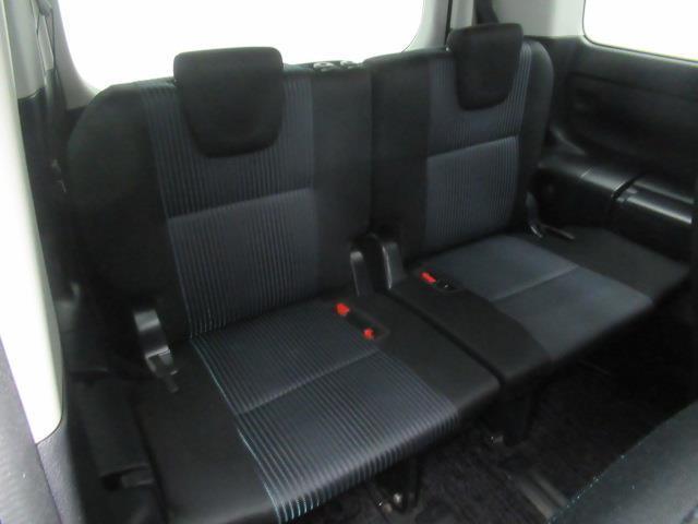 ヴォクシー ＺＳ　煌ＩＩ　フルセグ　メモリーナビ　ＤＶＤ再生　ミュージックプレイヤー接続可　後席モニター　バックカメラ　衝突被害軽減システム　ＥＴＣ　両側電動スライド　ＬＥＤヘッドランプ　乗車定員７人　ワンオーナー（14枚目）