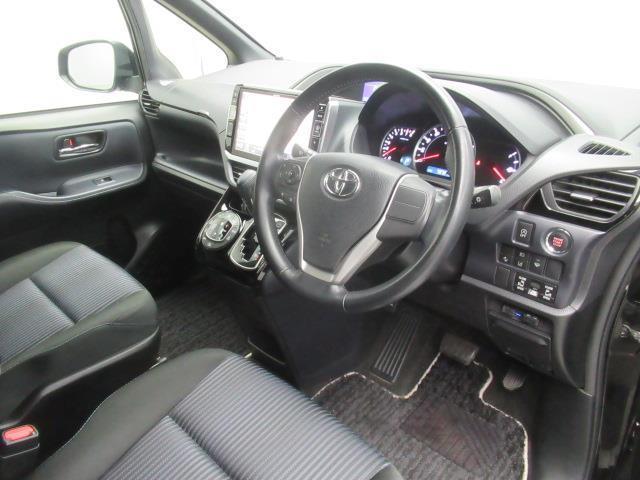 ヴォクシー ＺＳ　煌ＩＩ　フルセグ　メモリーナビ　ＤＶＤ再生　ミュージックプレイヤー接続可　後席モニター　バックカメラ　衝突被害軽減システム　ＥＴＣ　両側電動スライド　ＬＥＤヘッドランプ　乗車定員７人　ワンオーナー（16枚目）