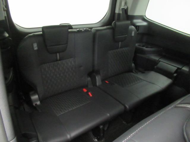 ノア ハイブリッドＺ　４ＷＤ　フルセグ　メモリーナビ　ＤＶＤ再生　ミュージックプレイヤー接続可　後席モニター　バックカメラ　衝突被害軽減システム　ＥＴＣ　ドラレコ　両側電動スライド　ＬＥＤヘッドランプ　乗車定員７人（14枚目）