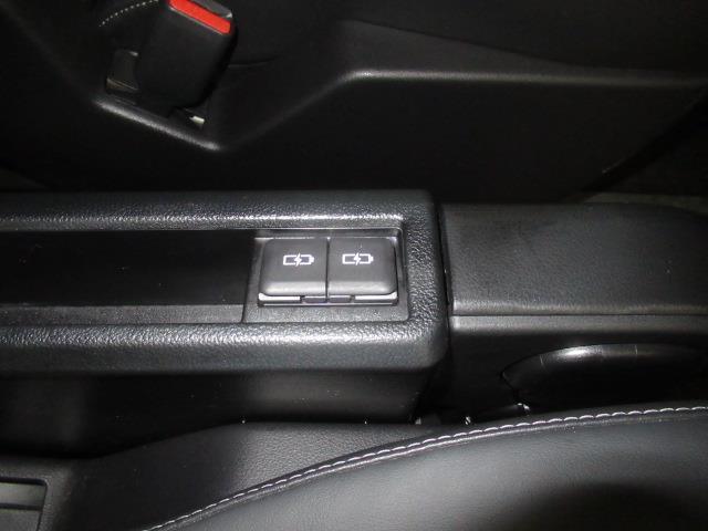 ノア ハイブリッドＺ　４ＷＤ　フルセグ　メモリーナビ　ＤＶＤ再生　ミュージックプレイヤー接続可　後席モニター　バックカメラ　衝突被害軽減システム　ＥＴＣ　ドラレコ　両側電動スライド　ＬＥＤヘッドランプ　乗車定員７人（32枚目）
