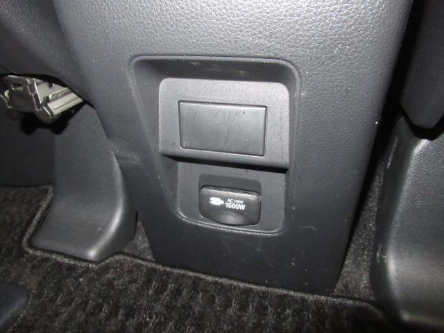 ノア ハイブリッドＺ　４ＷＤ　フルセグ　メモリーナビ　ＤＶＤ再生　ミュージックプレイヤー接続可　後席モニター　バックカメラ　衝突被害軽減システム　ＥＴＣ　ドラレコ　両側電動スライド　ＬＥＤヘッドランプ　乗車定員７人（33枚目）