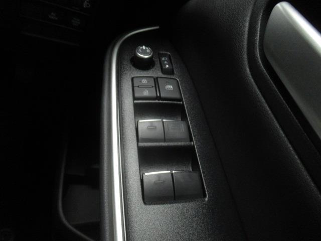 ノア ハイブリッドＳ－Ｚ　フルセグ　メモリーナビ　ＤＶＤ再生　ミュージックプレイヤー接続可　後席モニター　バックカメラ　衝突被害軽減システム　ＥＴＣ　ドラレコ　両側電動スライド　ＬＥＤヘッドランプ　乗車定員７人　ワンオーナー（29枚目）