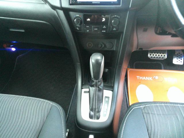 スイフト RS 4WD ケンウッドメモリーナビ ワンセグ CD DVD再生可 HID フォグ オートライト シートヒーター ステアリングスイッチ 16インチアルミ スマートキー クルコン(25枚目)