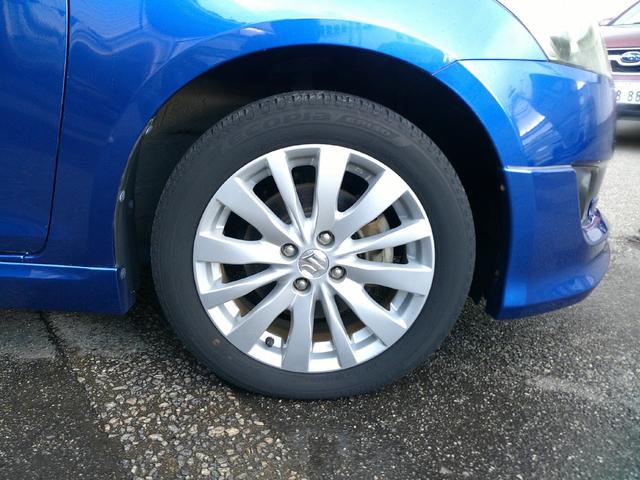 スイフト RS 4WD ケンウッドメモリーナビ ワンセグ CD DVD再生可 HID フォグ オートライト シートヒーター ステアリングスイッチ 16インチアルミ スマートキー クルコン(29枚目)