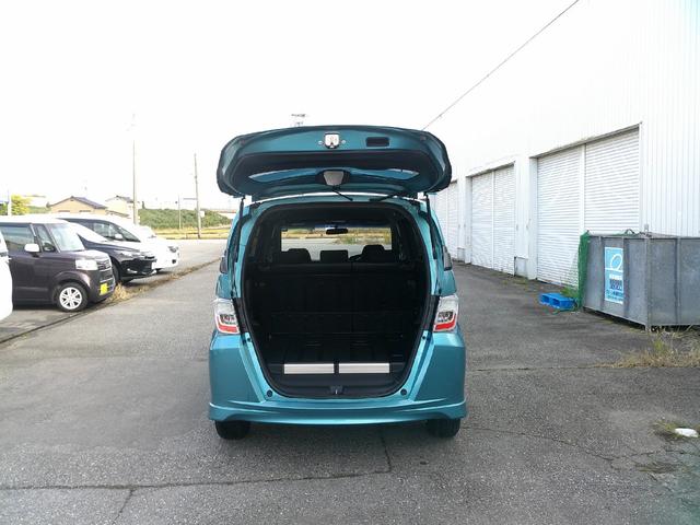 フリードスパイクハイブリッド ジャストセレクション ギャザズHDDナビ ワンセグ DVD再生可 Bカメラ HID オートライト ETC キーレス クルコン ETC 左パワースライド(13枚目)