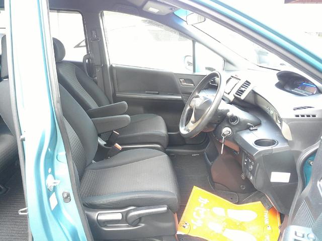 フリードスパイクハイブリッド ジャストセレクション ギャザズHDDナビ ワンセグ DVD再生可 Bカメラ HID オートライト ETC キーレス クルコン ETC 左パワースライド(18枚目)