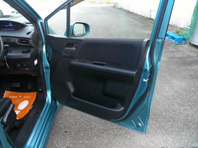 フリードスパイクハイブリッド ジャストセレクション ギャザズHDDナビ ワンセグ DVD再生可 Bカメラ HID オートライト ETC キーレス クルコン ETC 左パワースライド(19枚目)