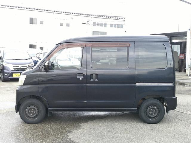 ご成約のお車は内装の清掃、外装の洗車など行ってお渡ししております。磨き作業、コーティングなどもお気軽にご相談下さい。