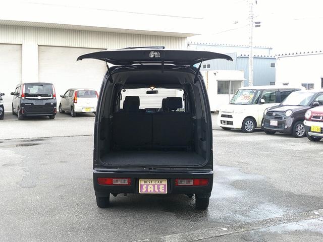 当店は少人数ですが業界２０年以上のベテランスタッフがお客様のカーライフをサポート致します。車両販売、保険、整備、鈑金塗装、などお気軽にご相談下さい。