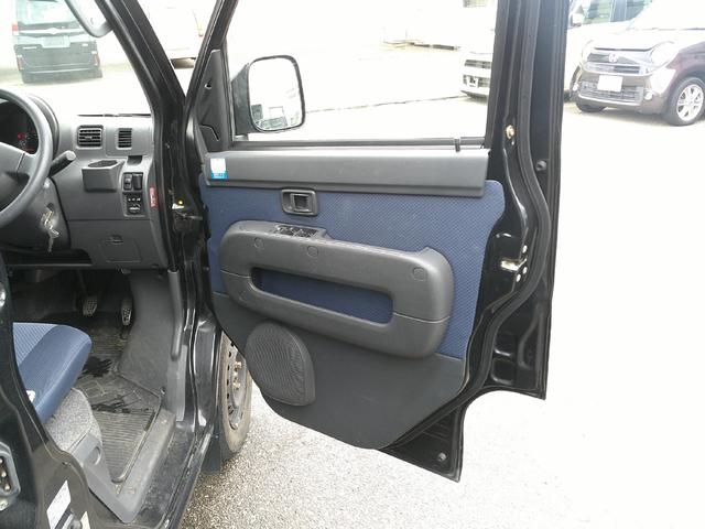 ご成約のお車は内装の清掃、外装の洗車など行ってお渡ししております。磨き作業、コーティングなどもお気軽にご相談下さい。