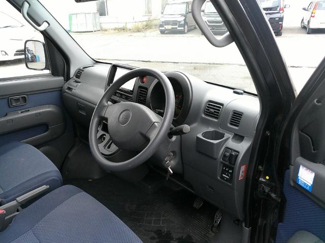 ご成約のお車は内装の清掃、外装の洗車など行ってお渡ししております。磨き作業、コーティングなどもお気軽にご相談下さい。