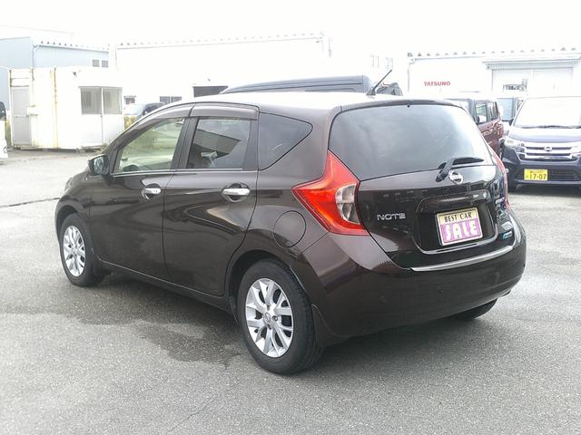 ノート メダリスト　エマージェンシーブレーキパッケージ　純正ＳＤナビ　地デジ　ＤＶＤ　ＡＵＸ　スマートキー　アイドリングストップ　ＨＩＤ　オートライト　フォグ　純正１５インチアルミ　ステアリングスイッチ　ブレーキパッケージ（7枚目）