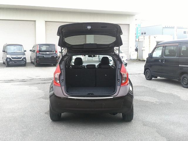 ノート メダリスト　エマージェンシーブレーキパッケージ　純正ＳＤナビ　地デジ　ＤＶＤ　ＡＵＸ　スマートキー　アイドリングストップ　ＨＩＤ　オートライト　フォグ　純正１５インチアルミ　ステアリングスイッチ　ブレーキパッケージ（10枚目）