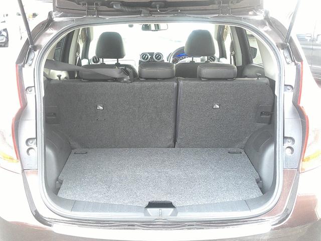 ノート メダリスト　エマージェンシーブレーキパッケージ　純正ＳＤナビ　地デジ　ＤＶＤ　ＡＵＸ　スマートキー　アイドリングストップ　ＨＩＤ　オートライト　フォグ　純正１５インチアルミ　ステアリングスイッチ　ブレーキパッケージ（11枚目）