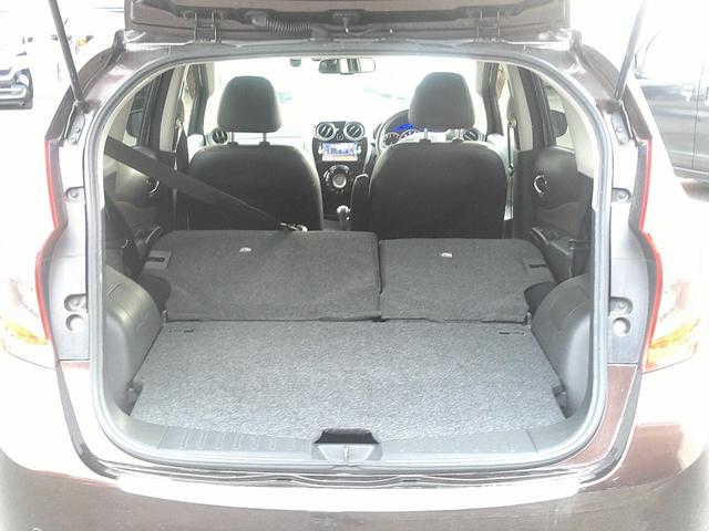 ノート メダリスト　エマージェンシーブレーキパッケージ　純正ＳＤナビ　地デジ　ＤＶＤ　ＡＵＸ　スマートキー　アイドリングストップ　ＨＩＤ　オートライト　フォグ　純正１５インチアルミ　ステアリングスイッチ　ブレーキパッケージ（13枚目）