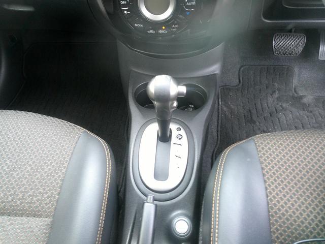 ノート メダリスト　エマージェンシーブレーキパッケージ　純正ＳＤナビ　地デジ　ＤＶＤ　ＡＵＸ　スマートキー　アイドリングストップ　ＨＩＤ　オートライト　フォグ　純正１５インチアルミ　ステアリングスイッチ　ブレーキパッケージ（22枚目）