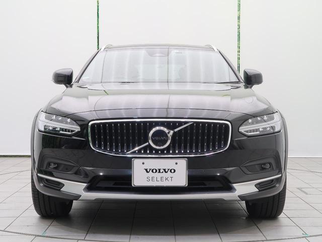 Ｖ９０ クロスカントリー　アルティメット　Ｂ５　ＡＷＤ　認定中古車　パノラマガラスルーフ　ｈａｒｍａｎ／ｋａｒｄｏｎ　アダプティブクルーズコントロール　３６０°ビューカメラ　衝突被害軽減ブレーキ　インテリセーフ　シートヒーター　シートクーラー　パワーシート（16枚目）