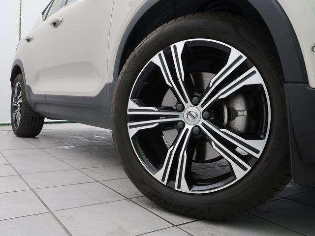 ＸＣ４０ Ｔ４　ＡＷＤ　インスクリプション　ｈａｒｍａｎ／ｋａｒｄｏｎ　クリスタルシフトノブ　インテリセーフ　衝突被害軽減ブレーキ　３６０°ビューカメラ　パイロットアシスト　レーダークルーズ　純正９インチナビ　　シートヒーター　メモリー機能付（12枚目）