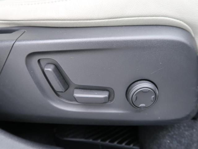 ＸＣ４０ Ｔ４　ＡＷＤ　インスクリプション　ＡＷＤ　本革シート　ｈａｒｍａｎ／ｋａｒｄｏｎ　衝突被害軽減ブレーキ　３６０°ビューカメラ　パイロットアシスト　レーダークルーズ　純正９インチナビ　レーダークルーズ　シートヒーター　パワーシート（18枚目）